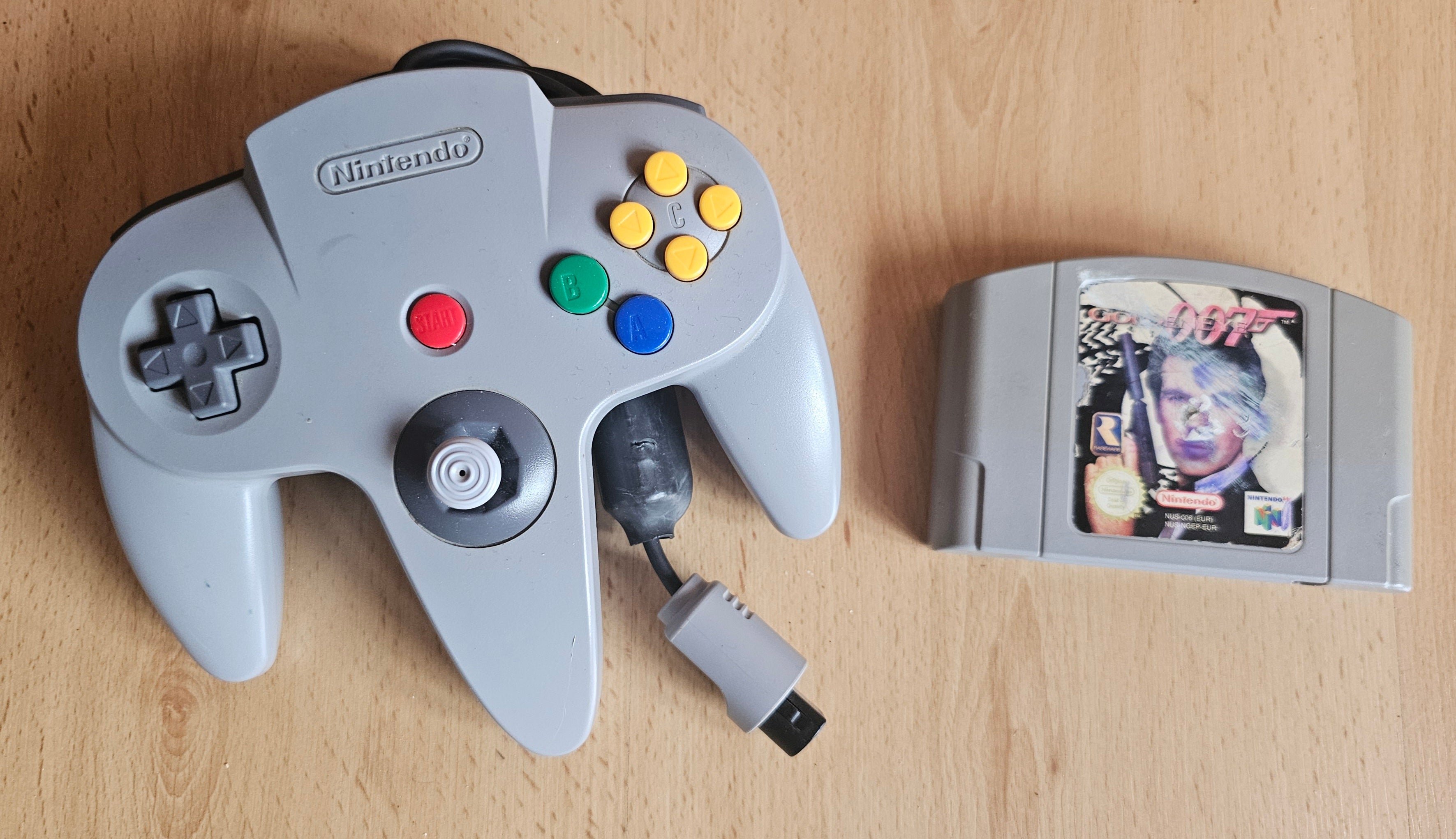 N64 Originalcontroller grau + 007 Goldeneye